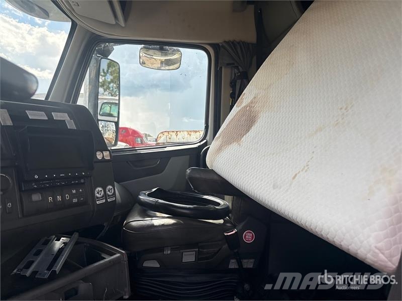 Volvo VNL Trekkers