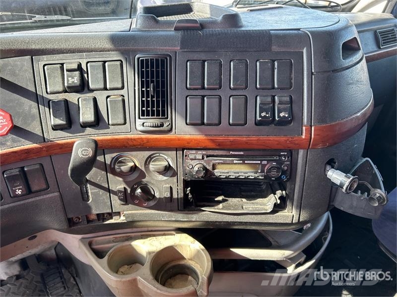 Volvo VNL Sattelzugmaschinen