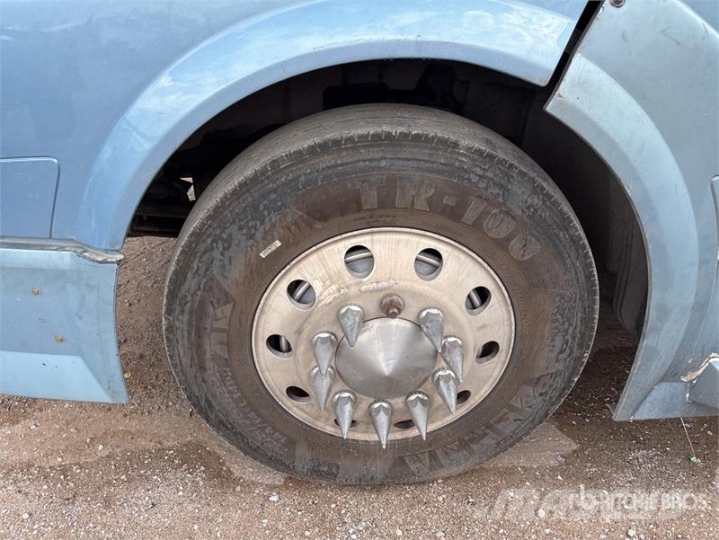 Volvo VNL Vetopöytäautot