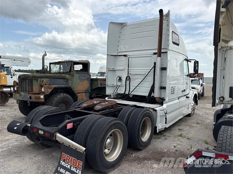 Volvo VNL Prime Movers