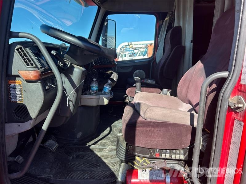 Volvo VNL Vetopöytäautot