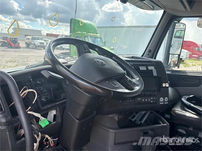 Volvo VNL Trekkers