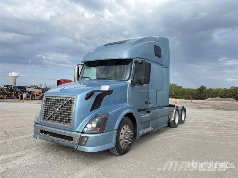 Volvo VNL Vetopöytäautot