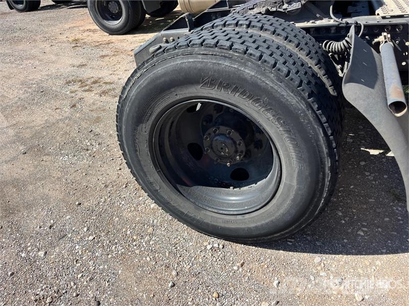 Volvo VNL 牵引车