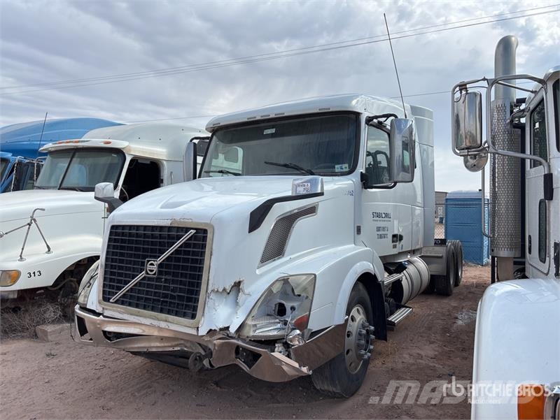Volvo VNL Vetopöytäautot