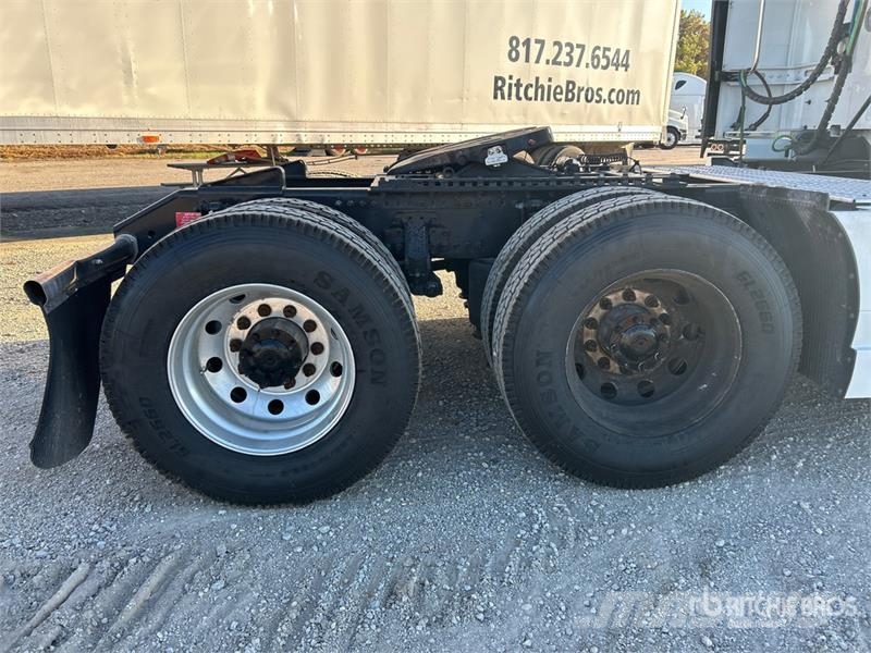 Volvo VNL Sattelzugmaschinen