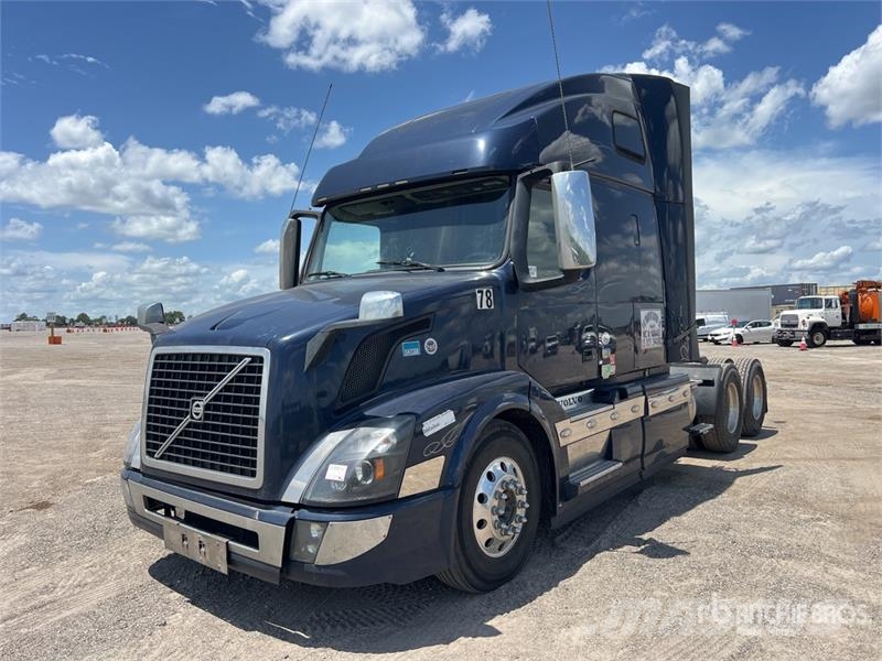 Volvo VNL Vetopöytäautot
