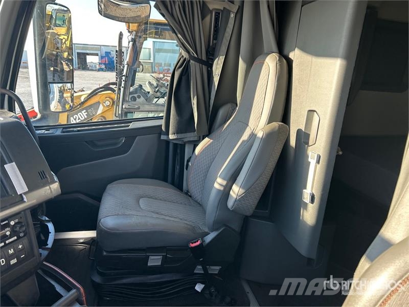 Volvo VNL Sattelzugmaschinen