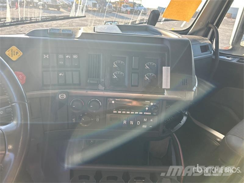 Volvo VNL Sattelzugmaschinen