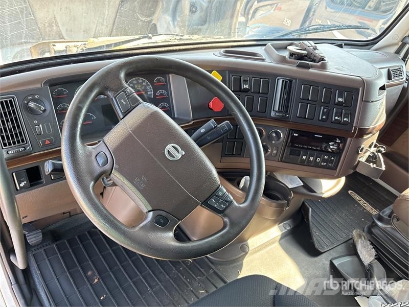 Volvo VNL Tegljači