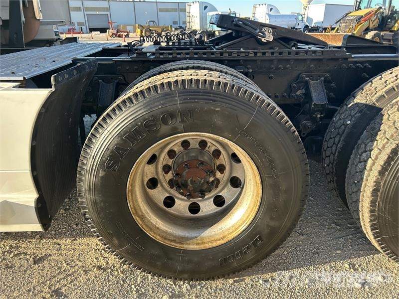 Volvo VNL Sattelzugmaschinen