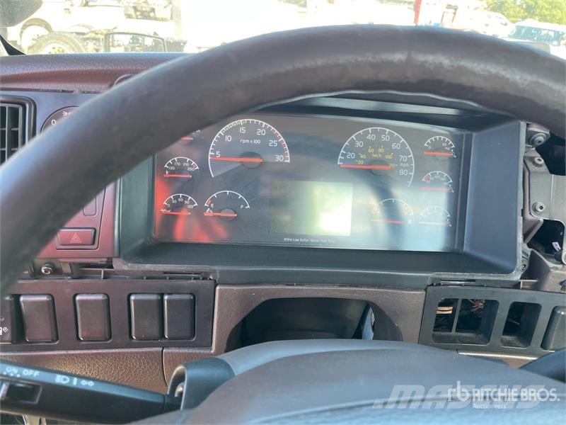 Volvo VNL 牵引车