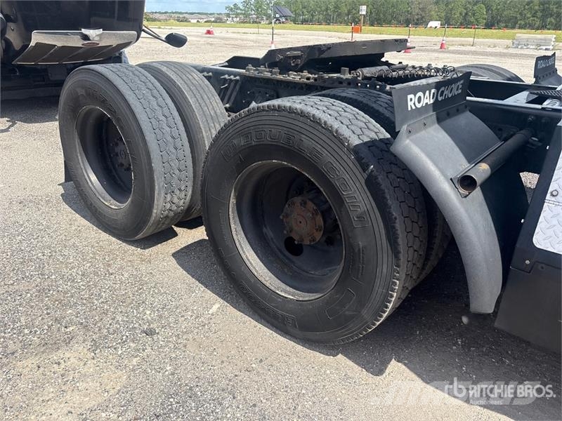 Volvo VNL Vlačilci