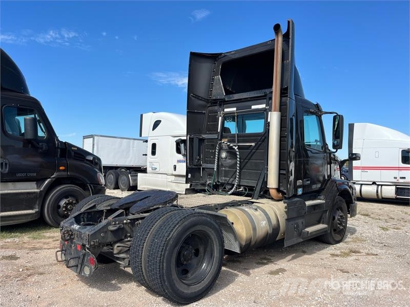 Volvo VNL 牵引车