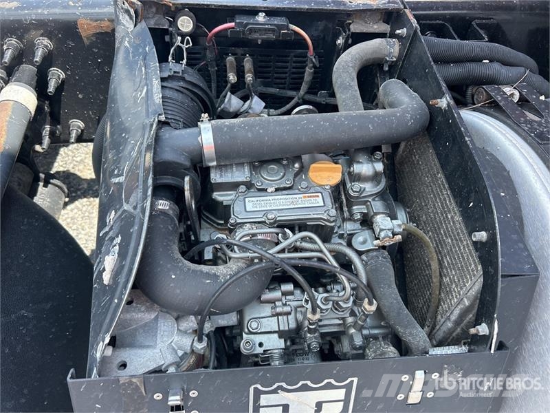 Volvo VNL 中古トラクターヘッド | トレーラーヘッド