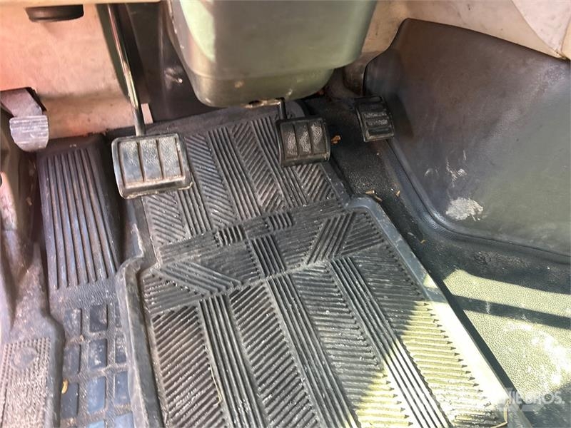 Volvo VNL Vetopöytäautot
