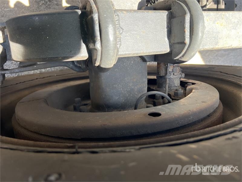 Volvo VNL Vetopöytäautot