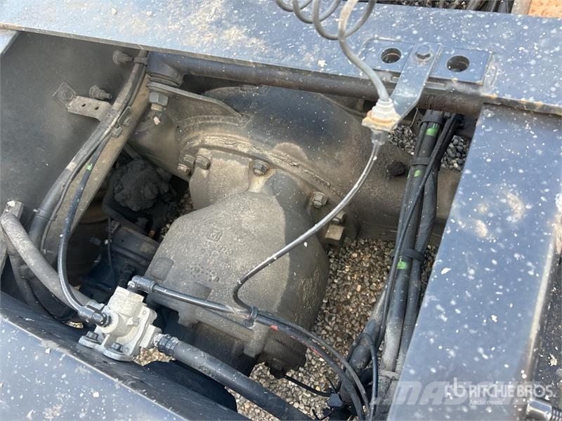 Volvo VNL 中古トラクターヘッド | トレーラーヘッド