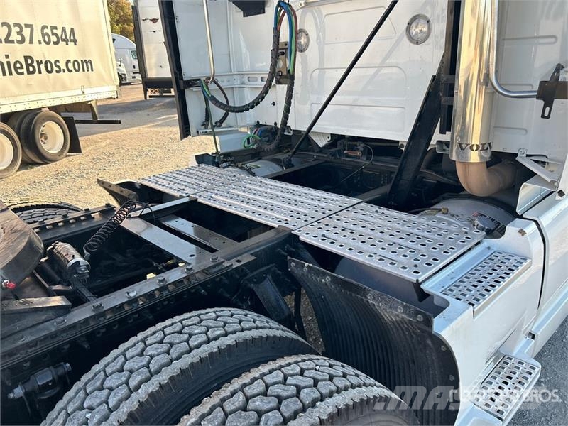 Volvo VNL Sattelzugmaschinen
