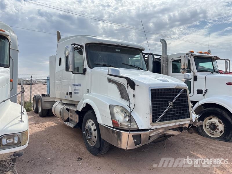 Volvo VNL Vetopöytäautot