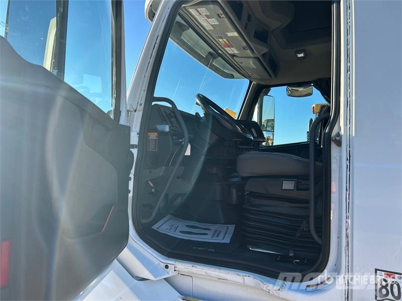 Volvo VNL Sattelzugmaschinen