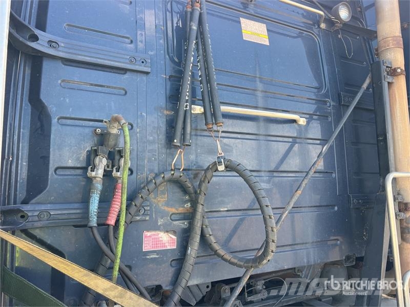 Volvo VNL Vetopöytäautot