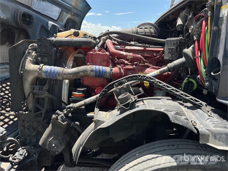 Volvo VNL Vetopöytäautot