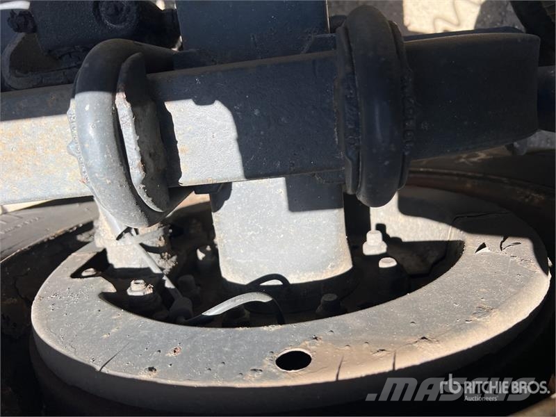 Volvo VNL Vetopöytäautot