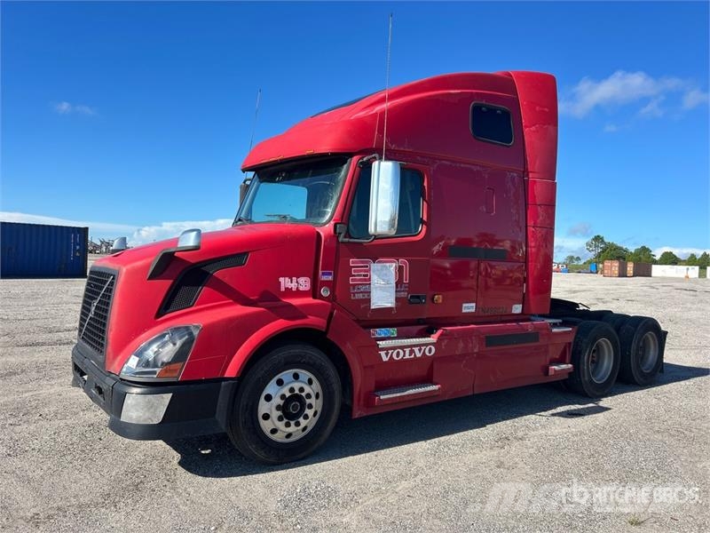 Volvo VNL Vetopöytäautot