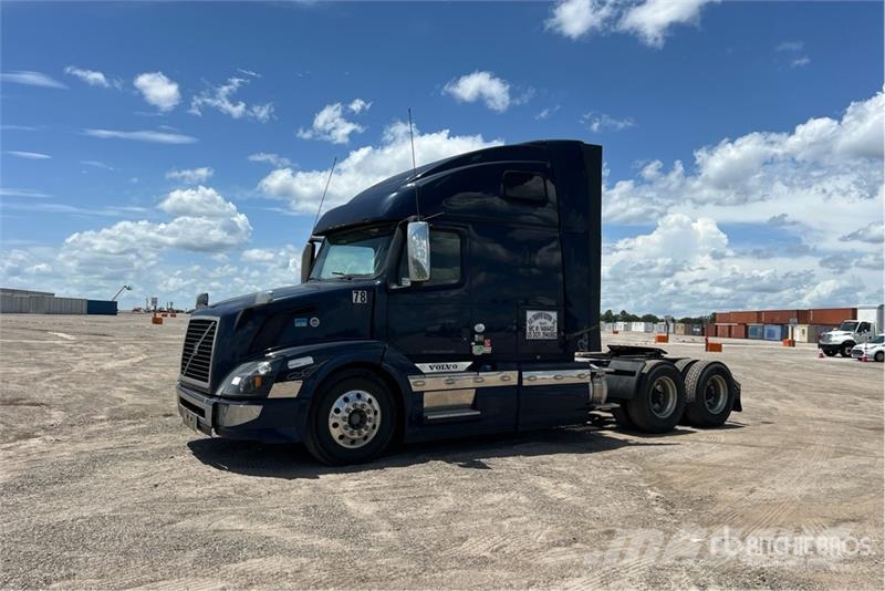 Volvo VNL Vetopöytäautot