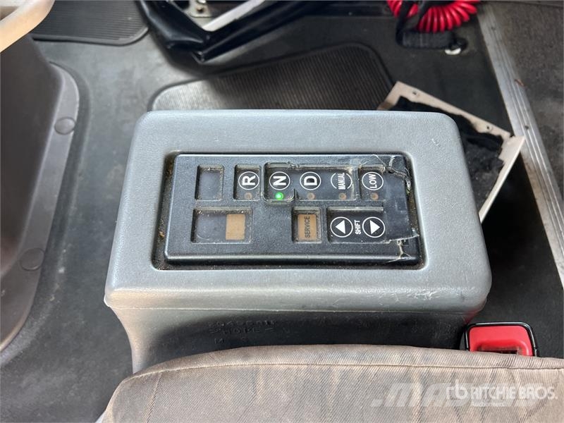 Volvo VNL Vetopöytäautot