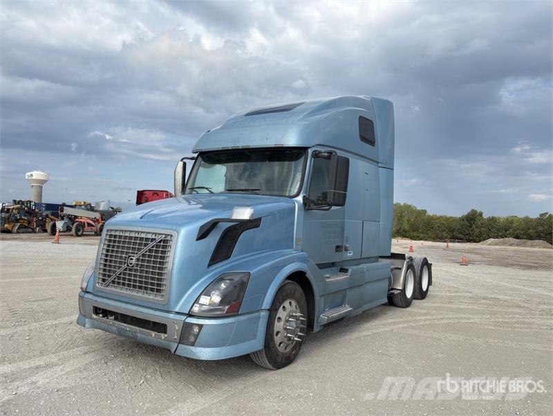 Volvo VNL Vetopöytäautot