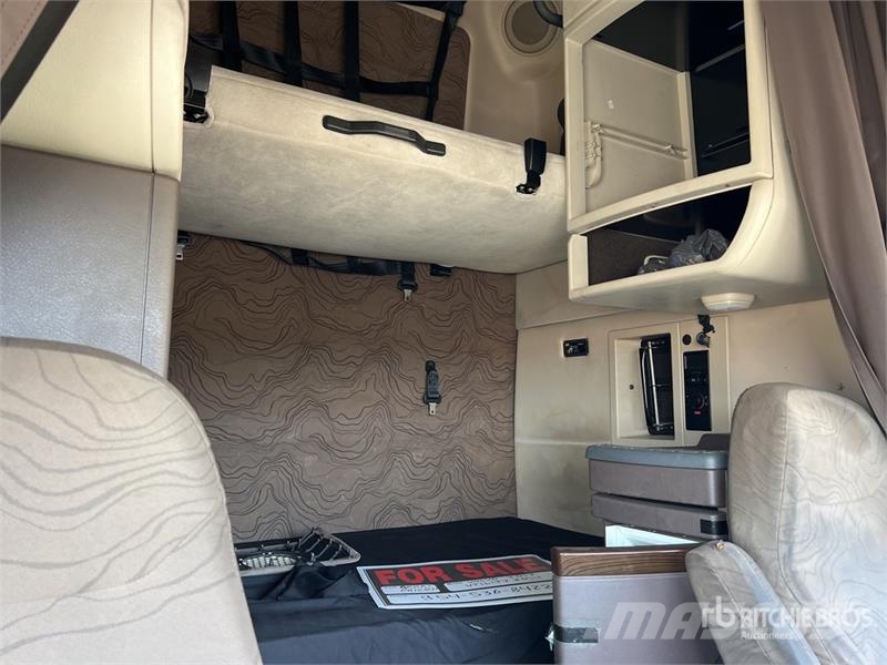 Volvo VNL Vetopöytäautot
