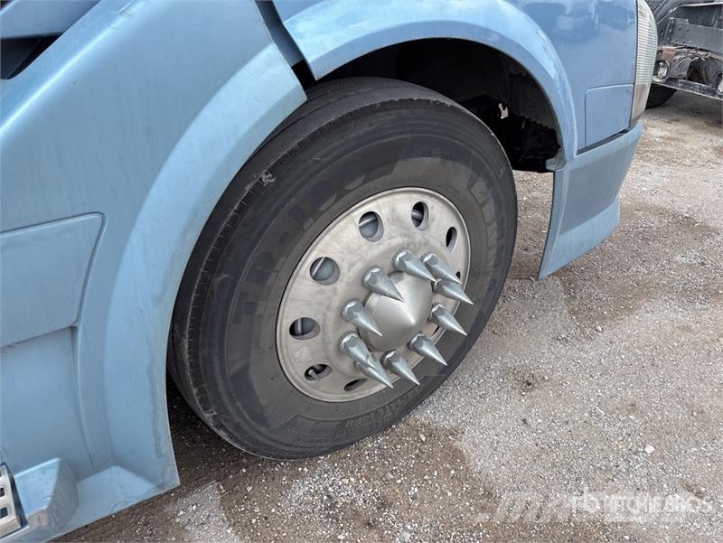 Volvo VNL Vetopöytäautot