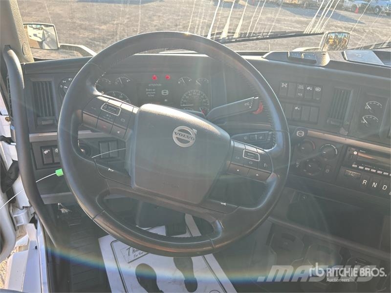 Volvo VNL Sattelzugmaschinen
