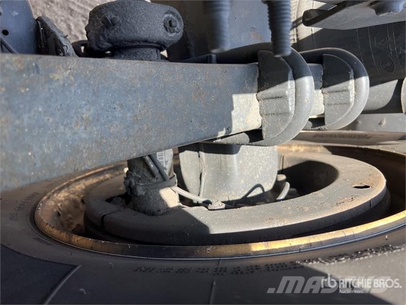 Volvo VNL Vetopöytäautot