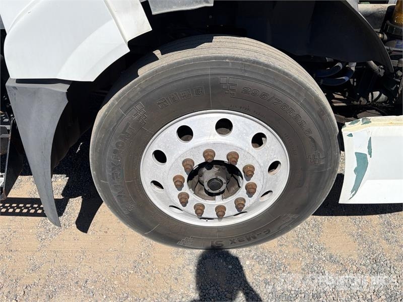Volvo VNL Vlačilci