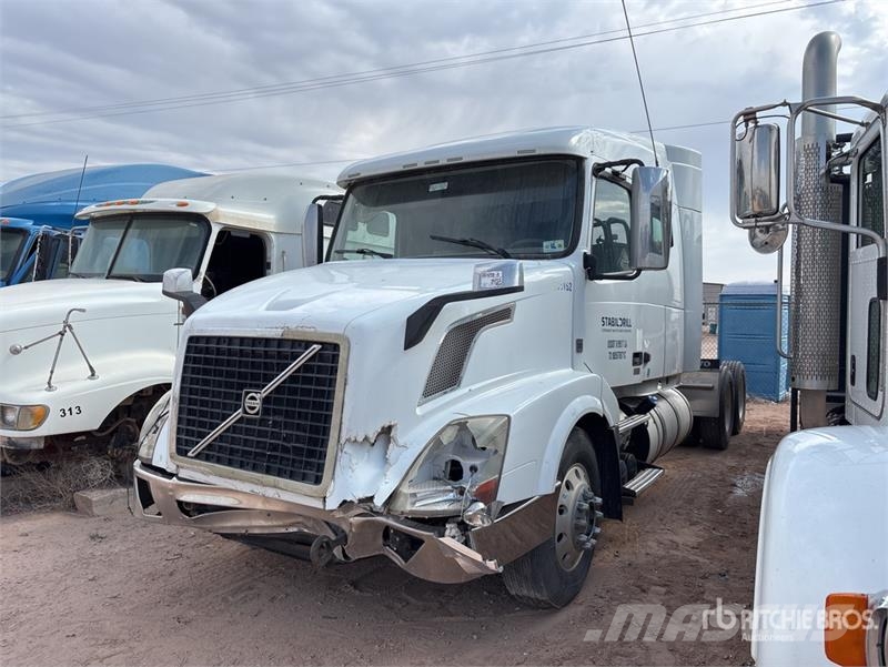 Volvo VNL Vetopöytäautot