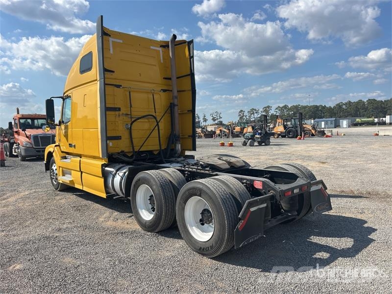 Volvo VNL Trekkers