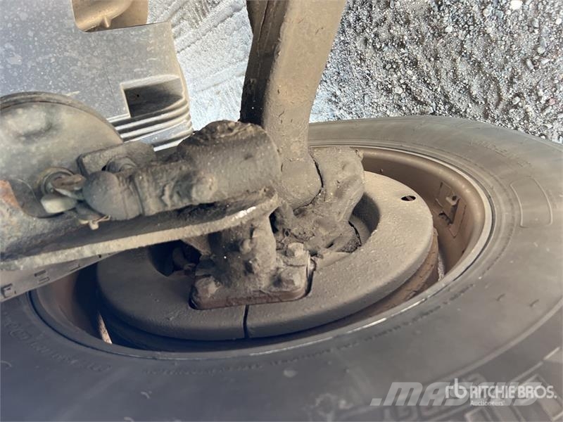 Volvo VNL Vetopöytäautot