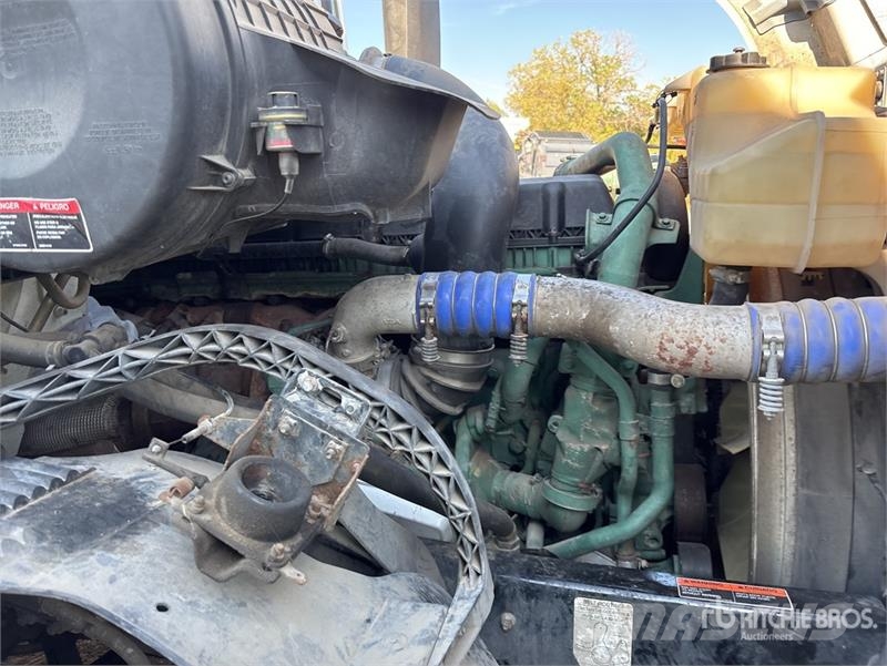 Volvo VNL Tegljači