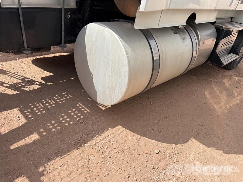 Volvo VNL Vetopöytäautot