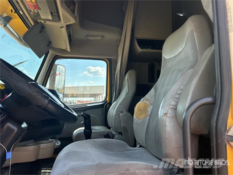 Volvo VNL Trekkers