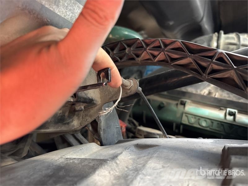 Volvo VNL Vetopöytäautot