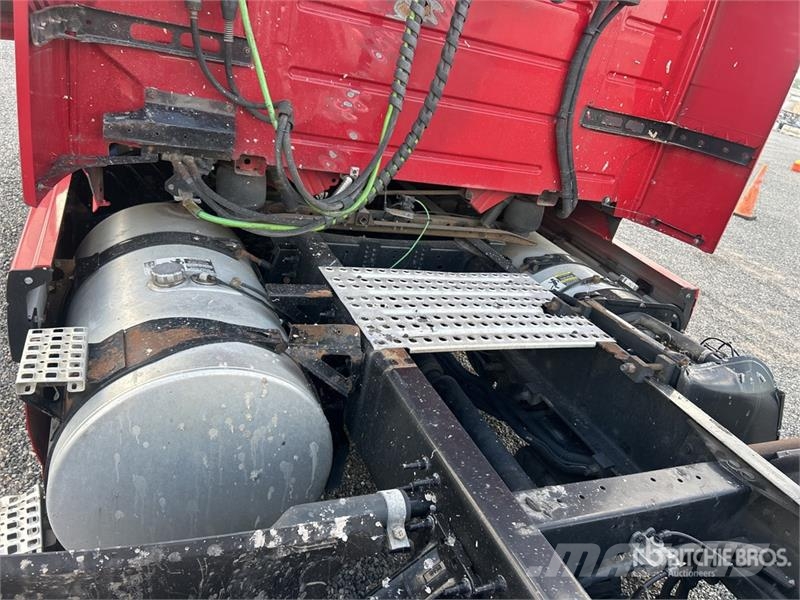 Volvo VNL 中古トラクターヘッド | トレーラーヘッド