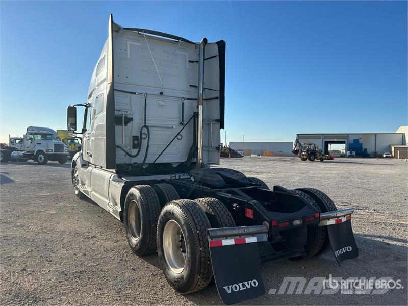 Volvo VNL Sattelzugmaschinen