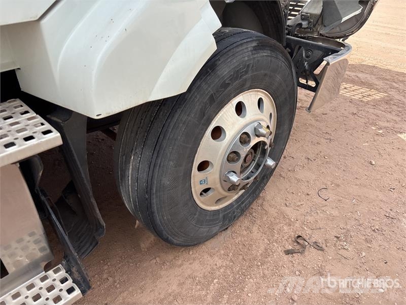 Volvo VNL Vetopöytäautot