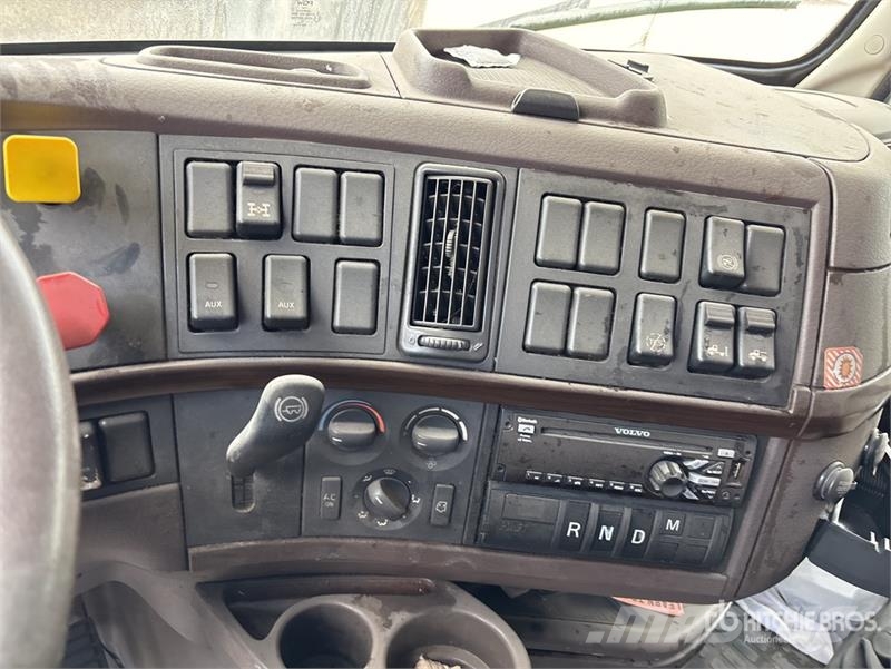 Volvo VNL Vetopöytäautot
