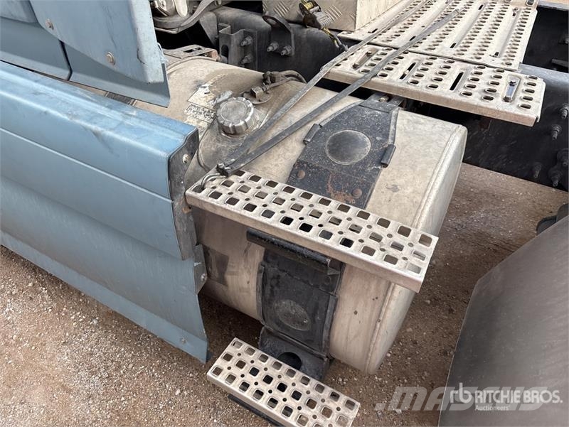 Volvo VNL Vetopöytäautot