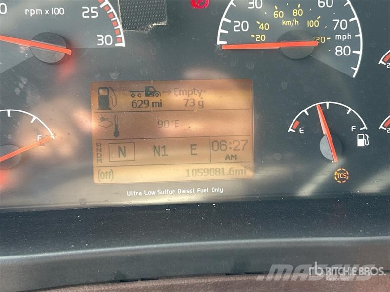 Volvo VNL 中古トラクターヘッド | トレーラーヘッド